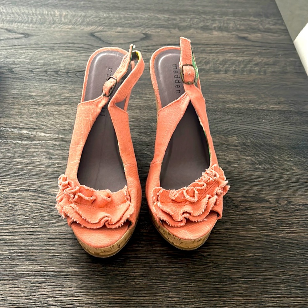 Madden Girl coral platform heels. Size 6.5. Minimal wear- great condition.